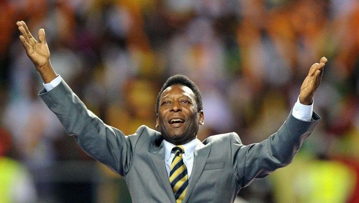 Brasile, Pelé di nuovo in ospedale: ''Solo un controllo, non sono svenuto'