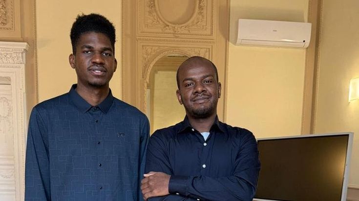 Storia di Daniel e Wafi, i rifugiati della tecnologia: “Fuggiti dal Sudan ora lavoriamo a Napoli”