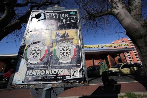 Milano, raid di CasaPound a colpi di manifesti neofascisti