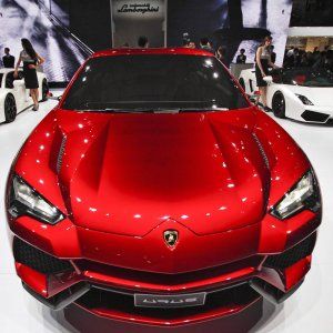 Lamborghini indenne agli scandali: 1 mld di euro per Sant'Agata Bolognese
