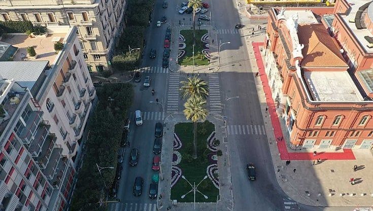 Bari, nuova vita alle aiuole di corso Cavour: completato l'intervento. "Basta degrado"