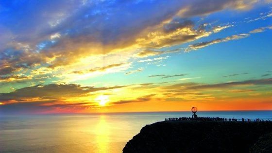 Un incontro tra le tre Lapponie con il "Sole di Mezzanotte"