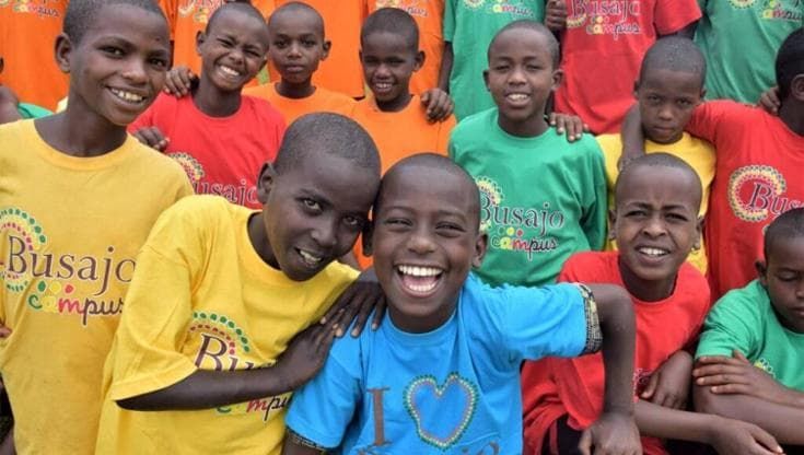 Mercatino di Natale di Busajo onlus: shopping solidale per l’istruzione dei bambini in Etiopia