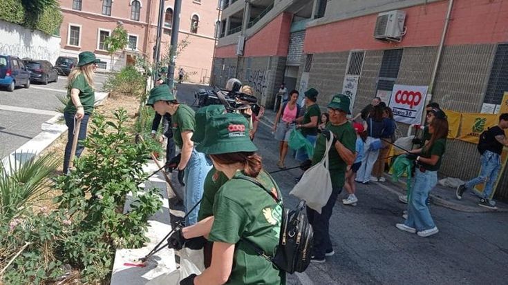 Bari, rinasce l’area della mensa solidale Guadagni. I volontari di Incontra: “Qui una comunità”