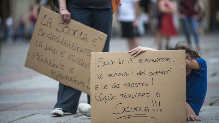 La scuola non ci sta: “Senza certezze sulla riapertura pronti a occupare”