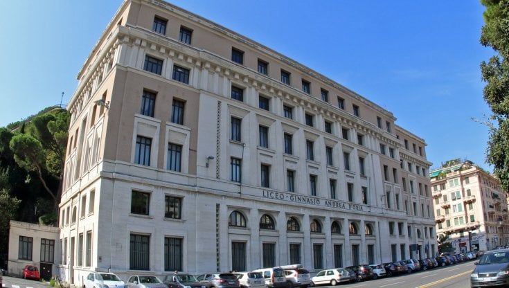 Genova, lo storico Giacomo Montanari alla preside del D'Oria: "Abbia il coraggio di punire il prof Del Ponte"