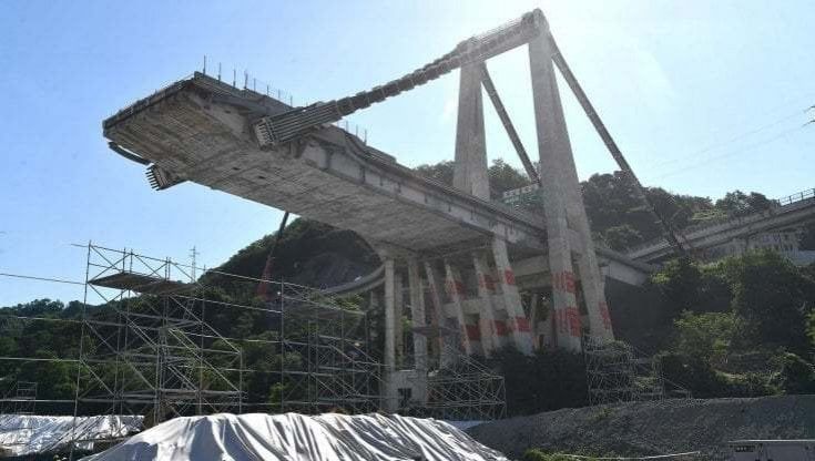 Ponte Morandi, la procura di Roma indaga sulla vendita di Autostrade. La denuncia: "Truffa e turbativa d'asta"