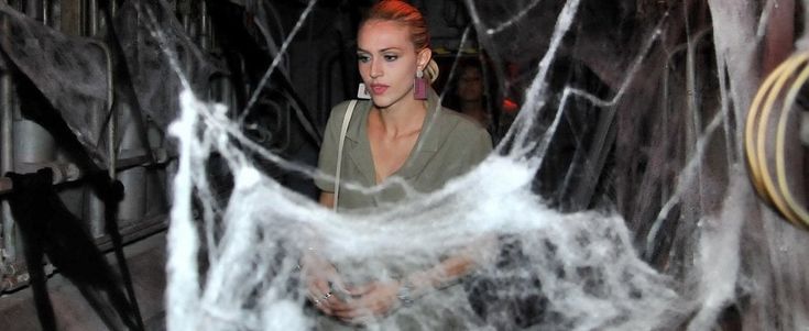 Roma, tra  zombie, vampiri, zucche ma anche influencer e affascinanti webstar: così Cinecittà World festeggia Halloween  