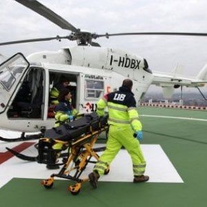Cade con il parapendio, grave un uomo di 52 anni