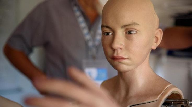 All’Internet Festival di Pisa la prima volta di Abel, il “robot ragazzino”: riconosce le emozioni di chi parla con lui