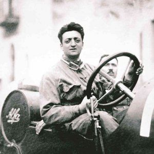 Enzo Ferrari Day, il mito corre on line