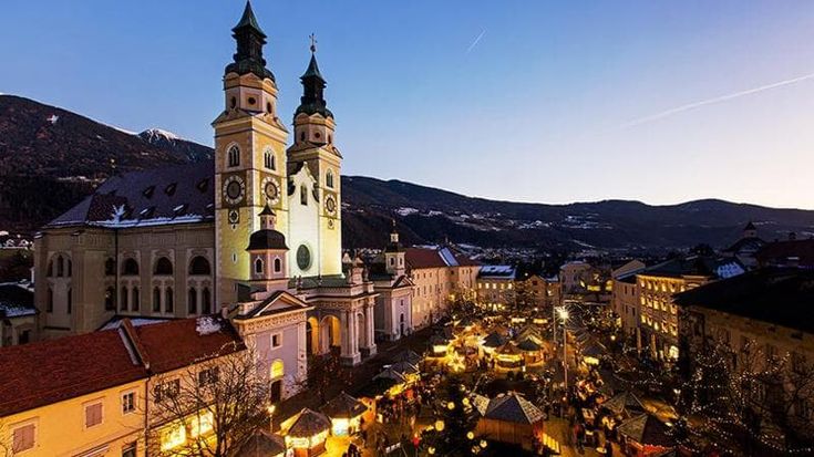 Da Merano a Lipsia, da Asti a Vienna. Le città dei mercatini di Natale, l’incanto di inizio inverno