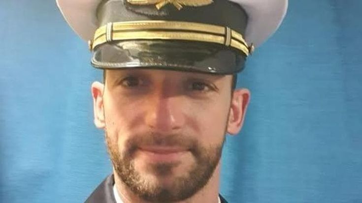 Muore a 35 anni Vincenzo Gorgolione, sottoufficiale della Marina: stroncato da malore in missione