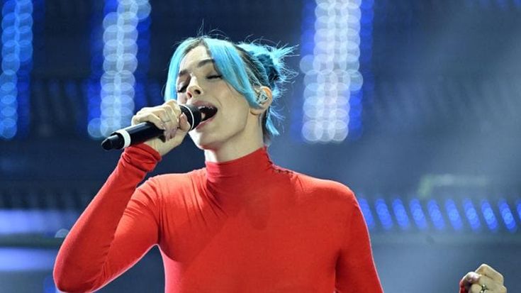 Rose Villain, quel “complimento” in napoletano dalla platea di Sanremo: “Si’ ‘na preta”