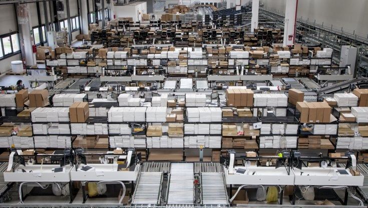 Yoox Net-a-porter inaugura il maxi-centro di Landriano per vendere online a 4,5 milioni di clienti