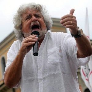 Grillo: “In centomila al Foro Italico”. Corsa al voto, Cancelleri in campo