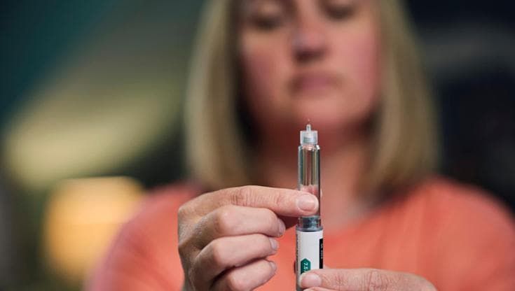 Farmaci per dimagrire e pancreatiti, allarme dal Regno Unito: “Attenzione ai dolori addominali”