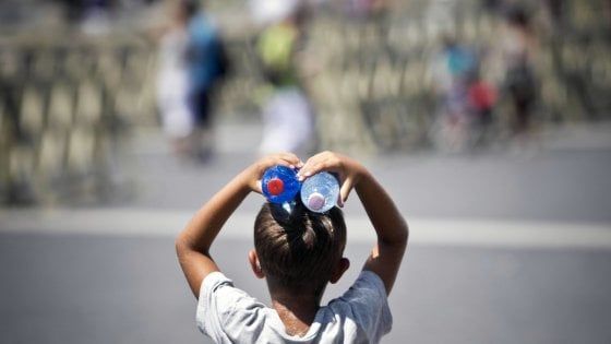 Meteo,  il weekend più caldo d'agosto: "Caldo afoso e temperature a 42 gradi" 