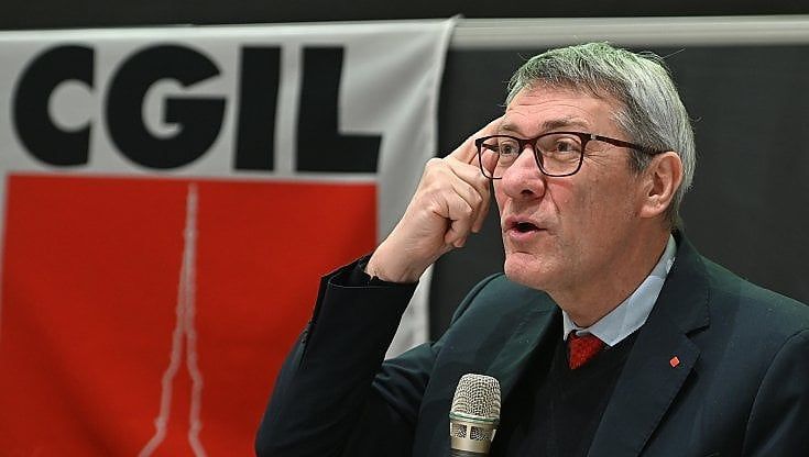 Landini (Cgil): "Autonomia e gabbie salariali. Questo governo sta spaccando il Paese"