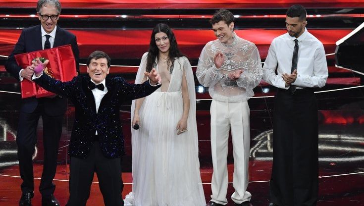 Gianni Morandi, un Sanremo da trionfo. "E pensare che Anna mi diceva 'Ma stai a casa...'"