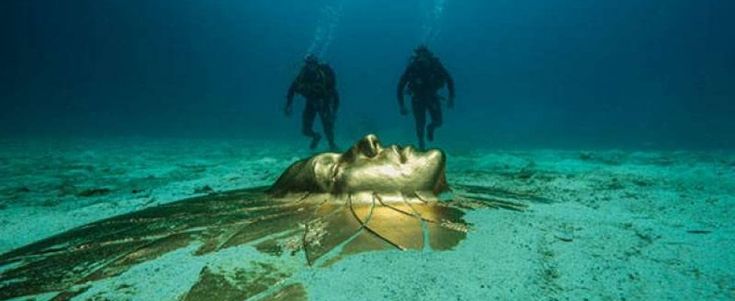 Venezia. Il grande gioco di Damien Hirst. Opere come tesori riemersi dal mare