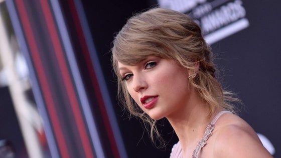 Taylor Swift rompe il silenzio sulla politica: "Voto per i democratici"