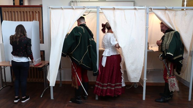 Ungheria, Orbán vince ma cede voti all’ultradestra