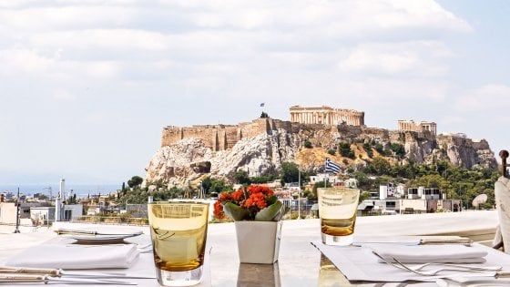 Non solo Partenone: tre giorni ad Atene tra mercati, taverne e street food
