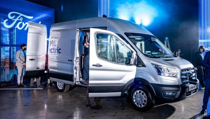 Ford Transit, in primavera il Van diventa anche elettrico