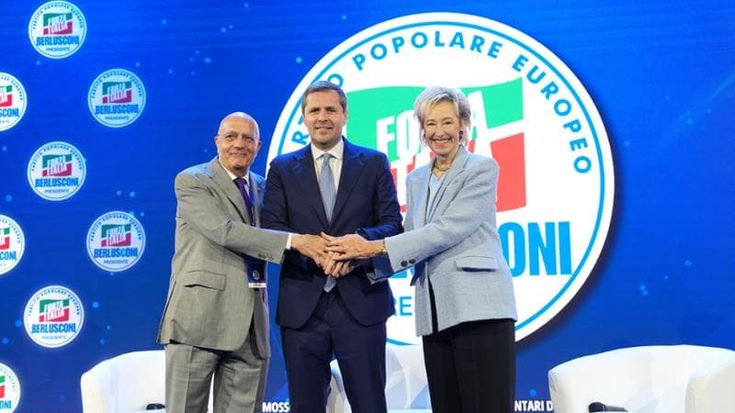 Sul palco con Albertini, così Forza Italia spinge Perego alla candidatura