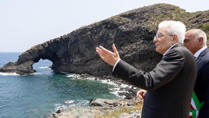 Mattarella a Pantelleria: “Le isole minori importanti per il futuro del Paese”