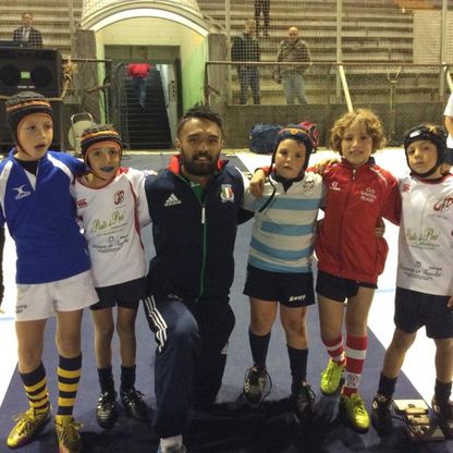 Rugby, il campione e i bambini al Carlini