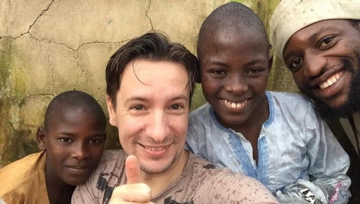 Assassinio in Congo dell'ambasciatore Attanasio: sul comune di Napoli bandiere a mezz'asta