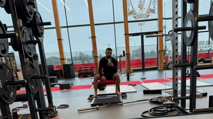 Salah escluso dal Liverpool, si allena da solo in palestra. E la foto ha milioni di visualizzazioni