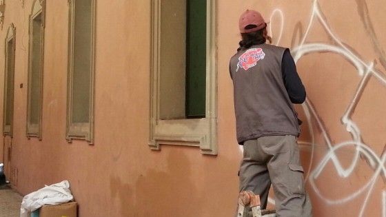Graffiti, c'&egrave; l'abbonamento per ripulire i muri