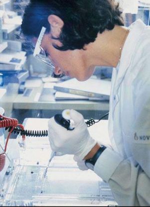 Il cancro nel 2014, i dati Aiom: si vive pi&ugrave; a lungo e si muore di meno