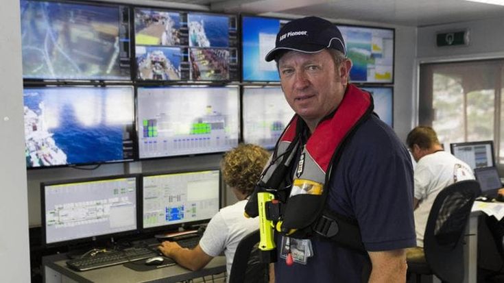 Sloane, l’uomo della Concordia: “Gru e quaranta subacquei per riportare a galla lo yacht”