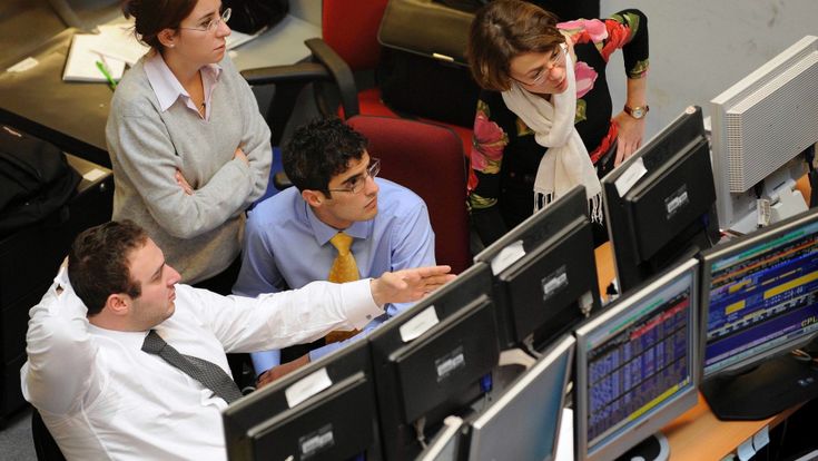 Donne manager penalizzate in Borsa, guadagnano sei volte meno dei maschi