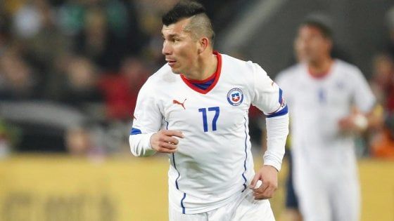 Bologna, preso l'ex Inter Gary Medel