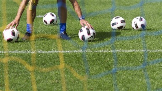 Chi è pronto a ripartire e chi rischia di chiudere, l'Europa del calcio si ritrova spaccata