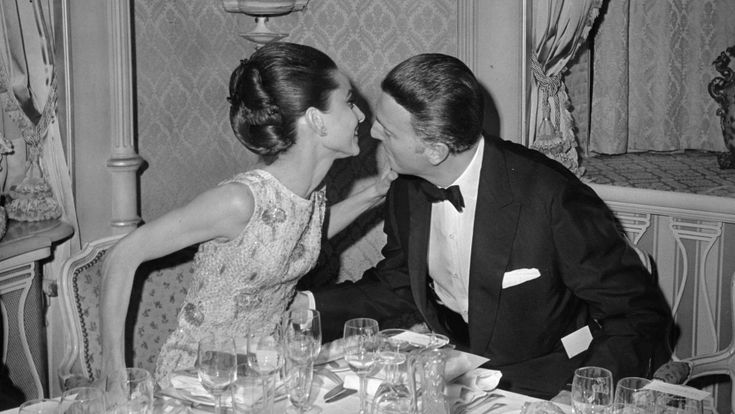Givenchy, maestro di semplicità. Trasformò Audrey in “Sabrina” 