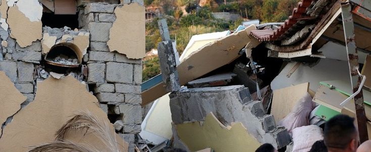 Terremoto Ischia, Protezione civile: "Case con materiali scadenti". Geologi: "Serve prevenzione"