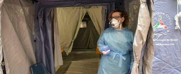 Coronavirus, Borrelli: "In Italia 5061 contagiati, 1145 in più in un giorno. Per vincere cambiamo il modo di vivere"