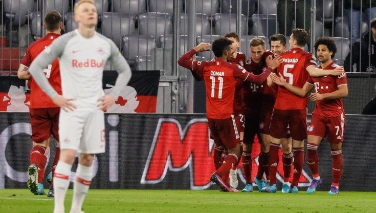 Champions: Lewandowski da record, il Bayern travolge 7-1 il Salisburgo e va ai quarti