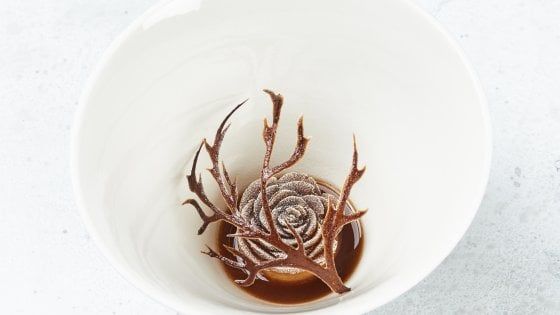Si possono mangiare 39 piatti in 10 ore? Sì, se vai a pranzo al Geranium e a cena al Noma
