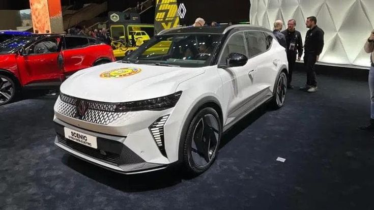 La Renault Scenic elettrica è “Auto dell’anno”. Ecco le classifiche