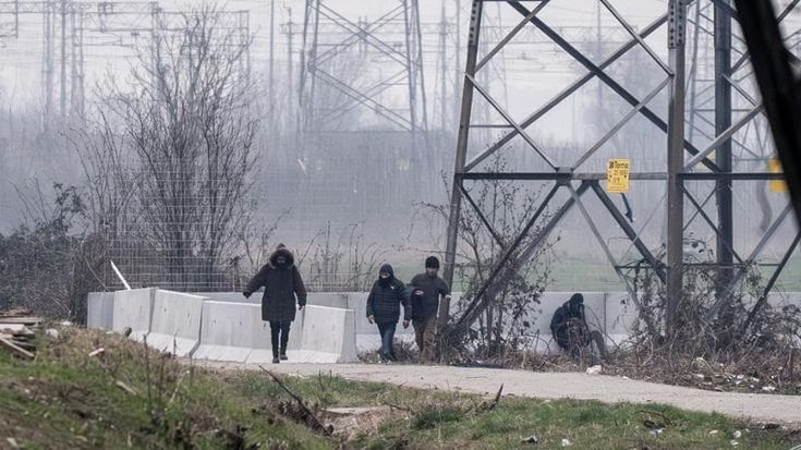 Rogoredo, nel bosco della droga: “Botte e minacce, quello sbirro ci odiava ed era sempre con un discepolo”
