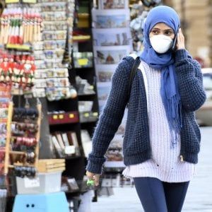 Napoli, coronavirus: divieti di sbarco alle comitive nelle isole e stop alle discoteche 