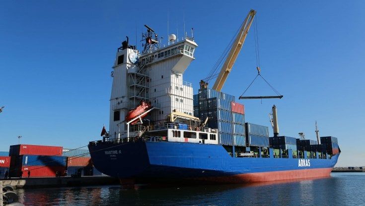 Italia-Tunisia-Italia, le tonnellate di rifiuti che nessuno vuole: sono di nuovo a Salerno