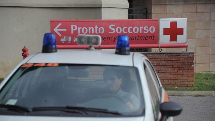 Aggredisce volontaria del 118 in piazza Indipendenza, arrestato dalla polizia